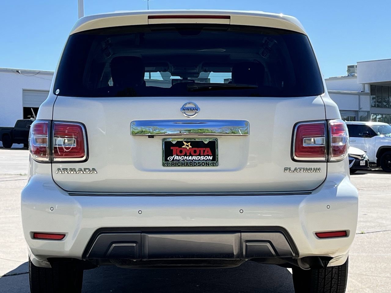 Used 2020 Nissan Armada Platinum w/ Captain's Chairs Package RWD image 5