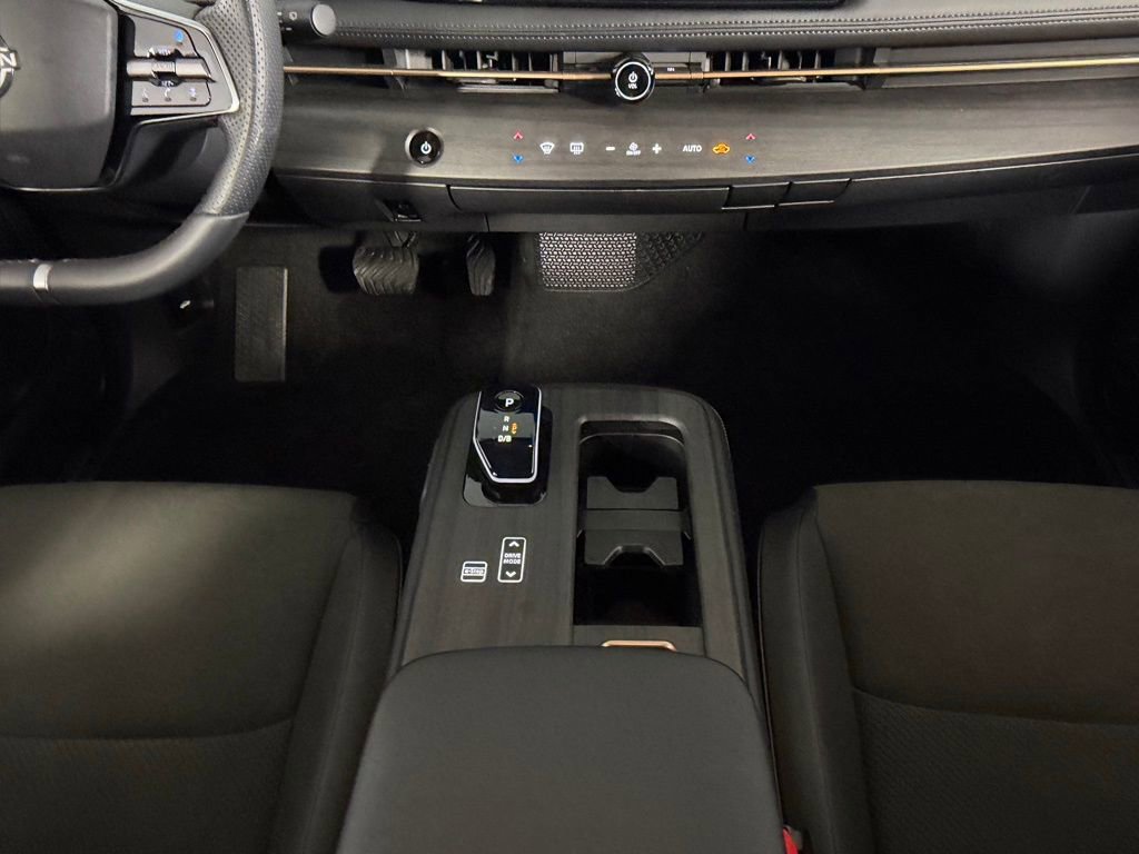 Used 2024 Nissan Ariya AWD image 16