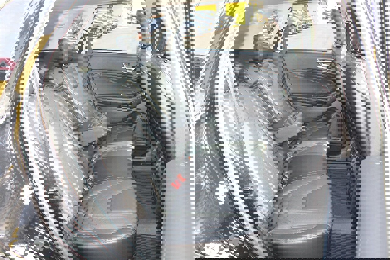 Used 2017 Ford Edge Titanium w/ Equipment Group 301A AWD/4WD image 15