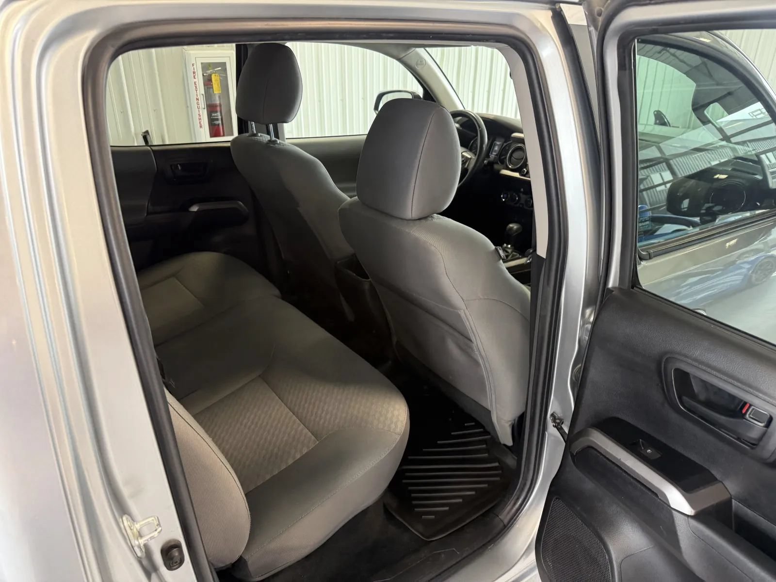 Used 2023 Toyota Tacoma SR5 w/ Technology Package AWD/4WD image 19