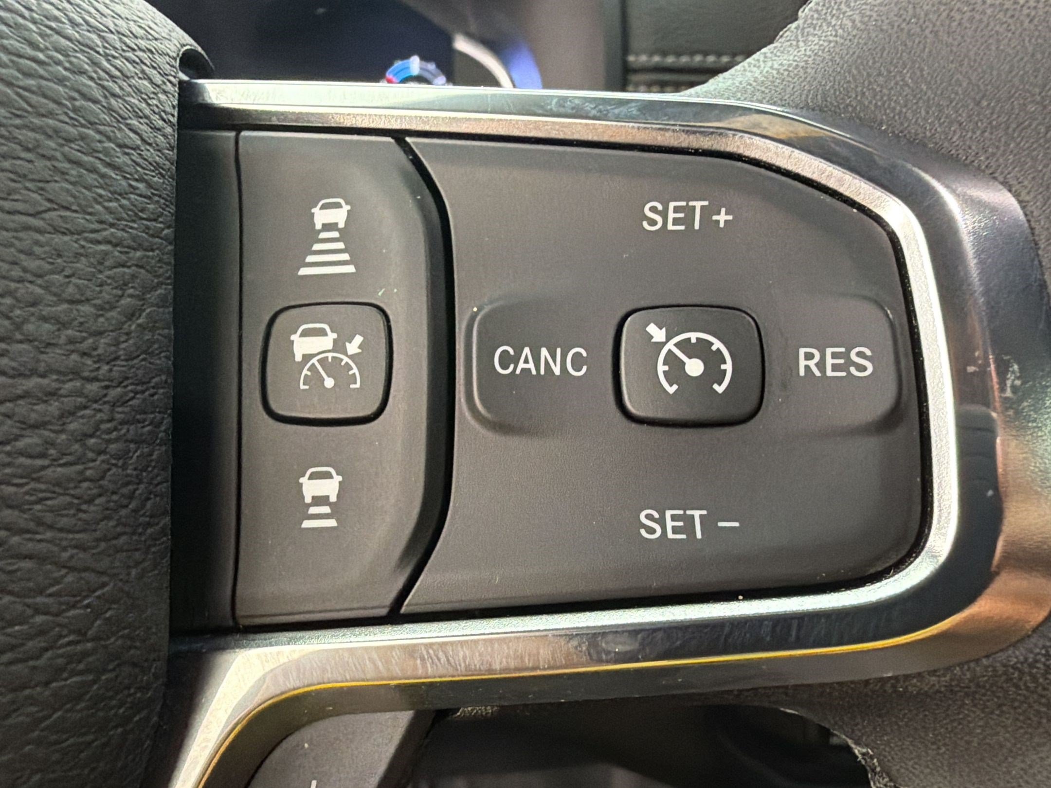 Used 2025 RAM 2500 Laramie w/ Night Edition AWD/4WD image 18