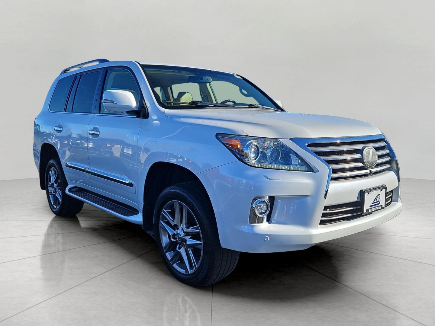 Used 2015 Lexus LX 570 4WD image 1