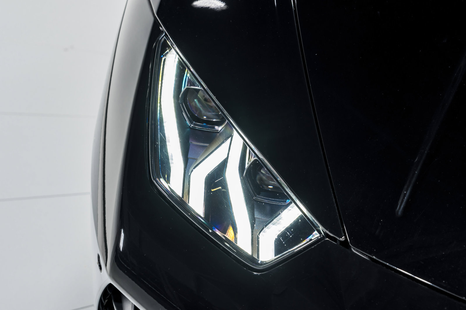 Used 2021 Lamborghini Huracan EVO RWD image 42
