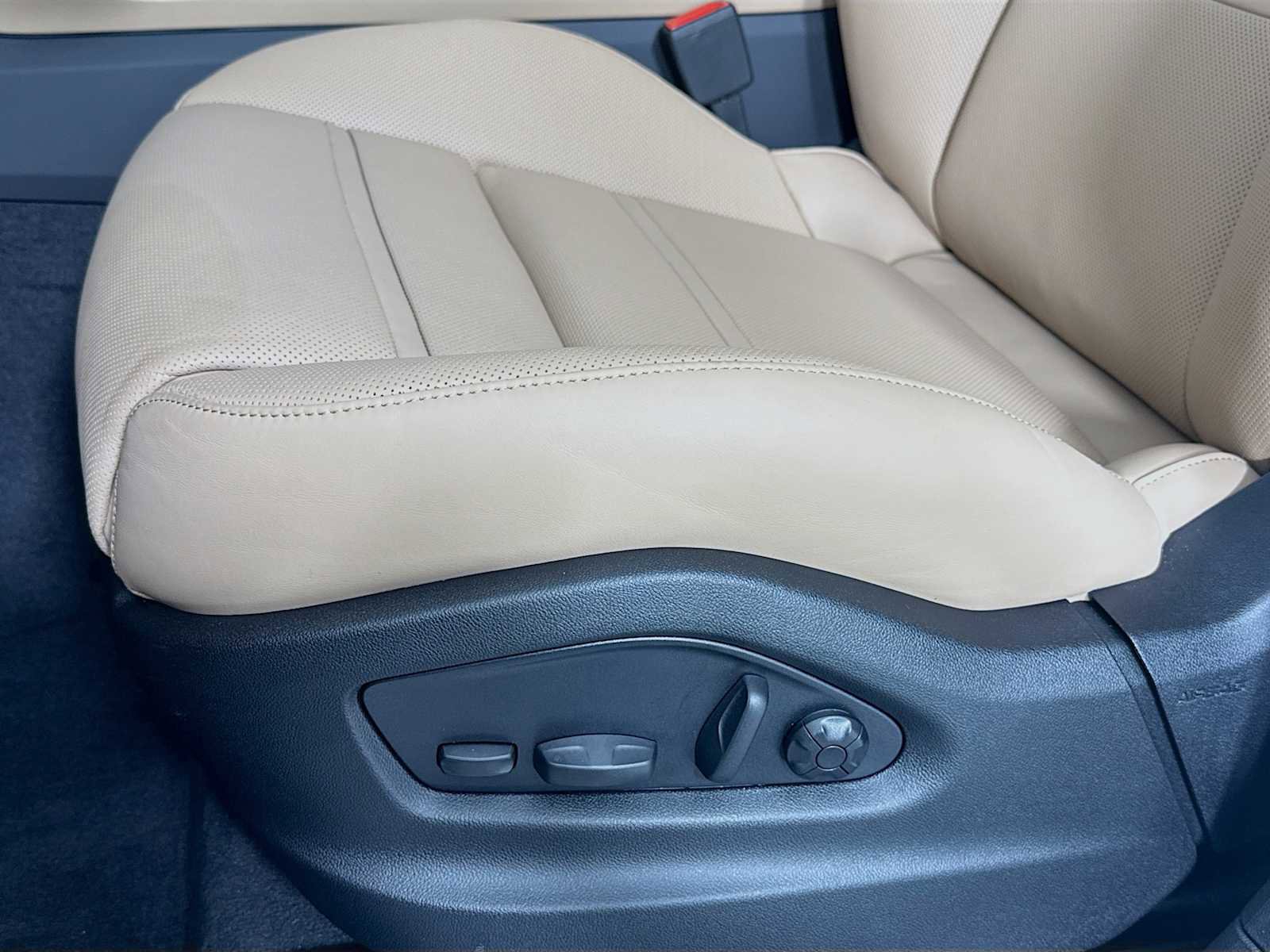 New 2026 Porsche Cayenne image 13