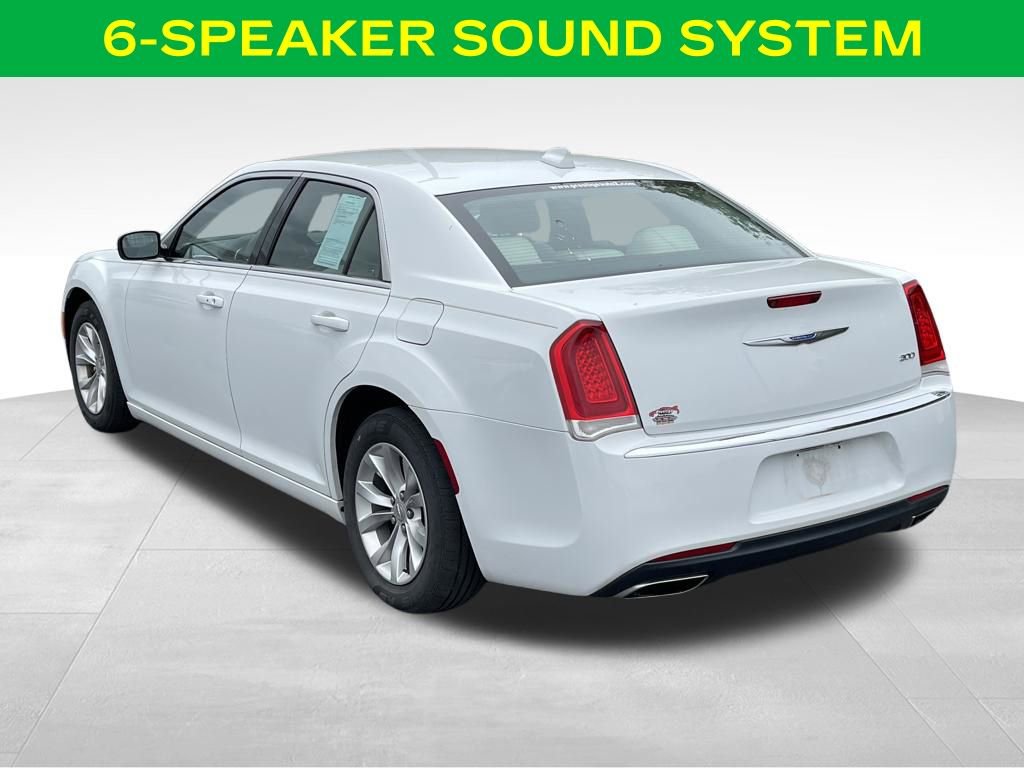 Used 2018 Chrysler 300 Touring RWD image 12