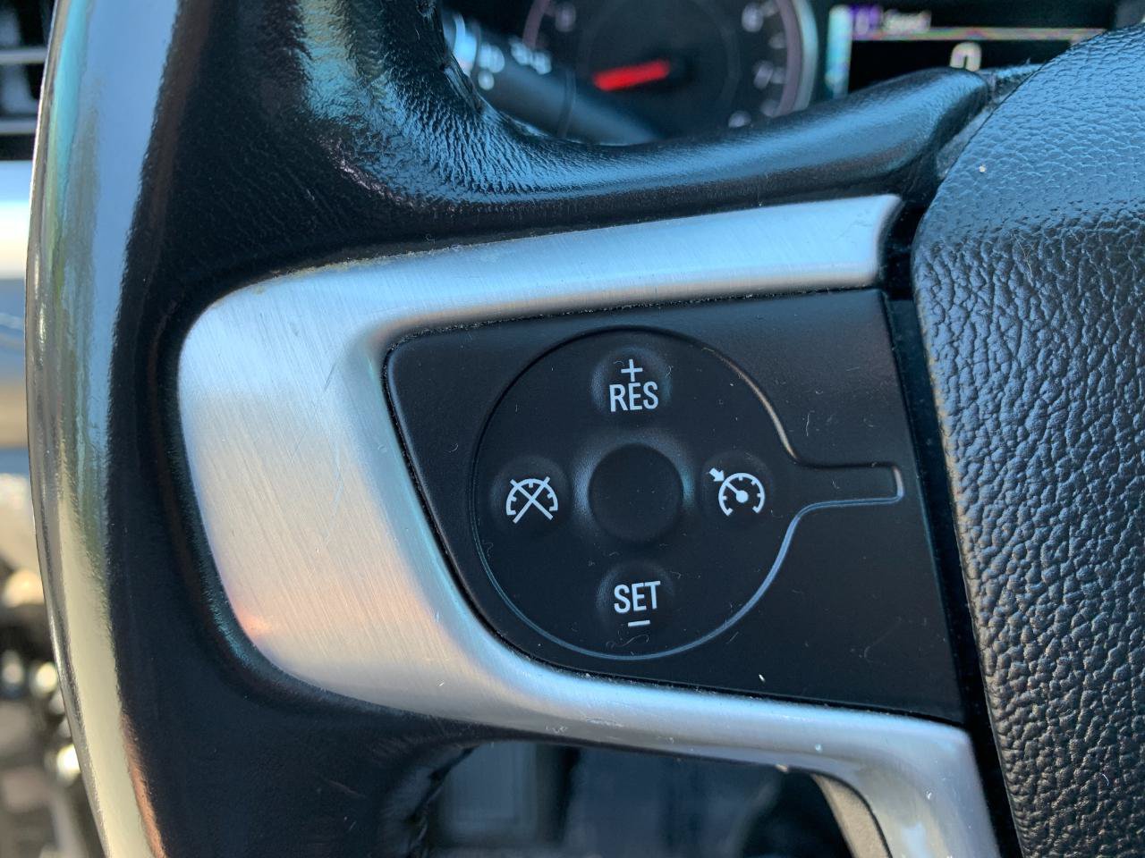 Used 2019 GMC Acadia SLT AWD/4WD image 16
