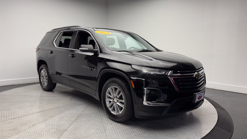 Used 2023 Chevrolet Traverse LT w/ LPO, Floor Liner Package AWD/4WD image 43