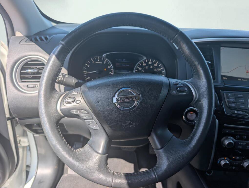 Used 2017 Nissan Pathfinder SV w/ SV Tech Package AWD/4WD image 9