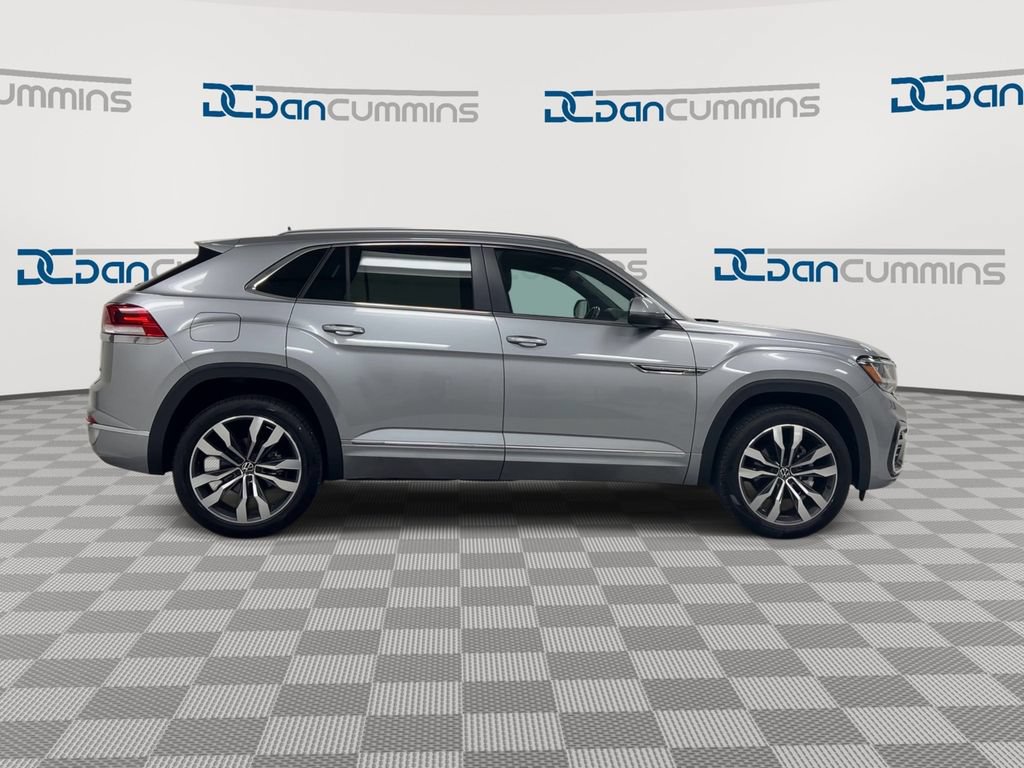 Used 2021 Volkswagen Atlas Cross Sport SEL R-Line AWD/4WD image 9