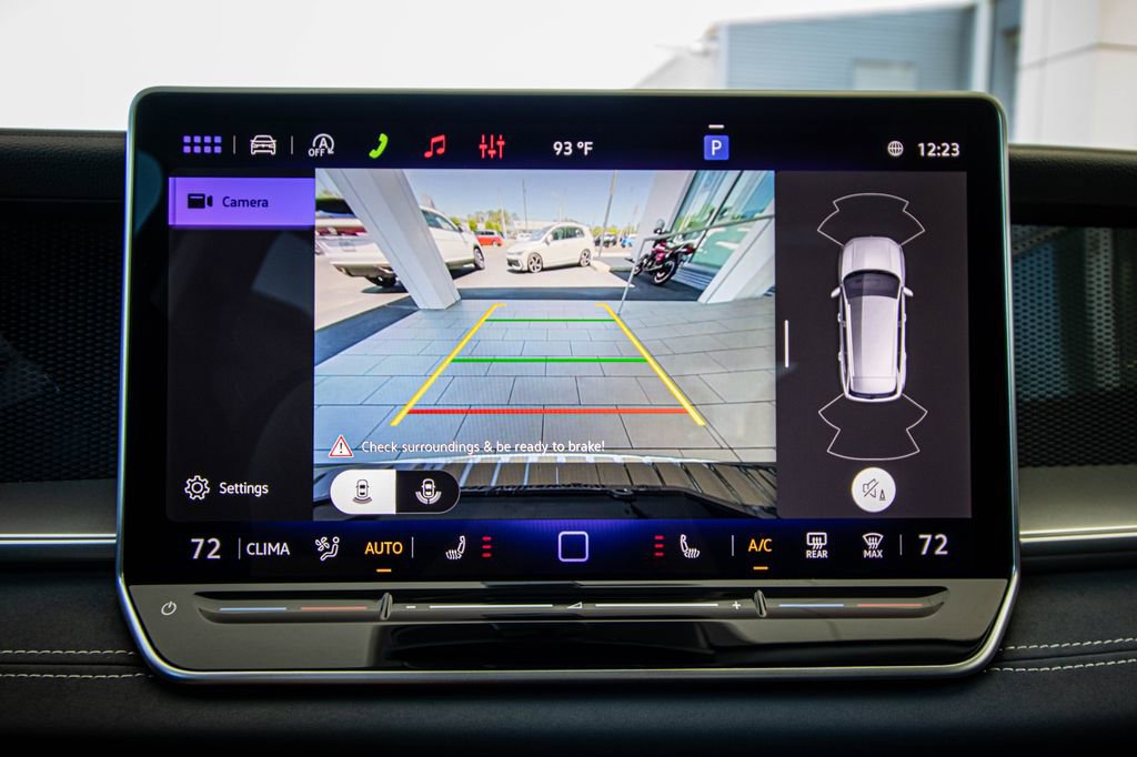 New 2026 Volkswagen Tiguan SE FWD image 44