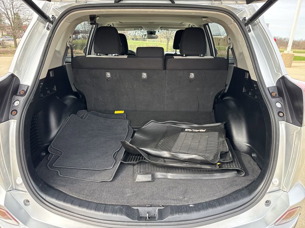 Used 2016 Toyota RAV4 XLE w/ Convenience Package image 19