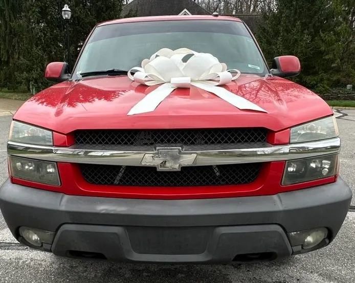 Used 2003 Chevrolet Avalanche 4x4 w/ Suspension Package, Off-Road image 8