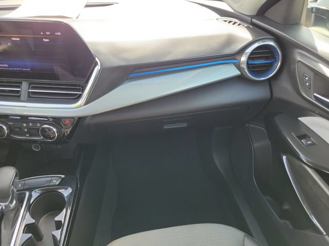 Used 2025 Chevrolet Trax LT FWD image 17