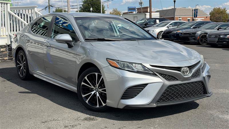 Used 2020 Toyota Camry SE w/ Convenience Package FWD image 8