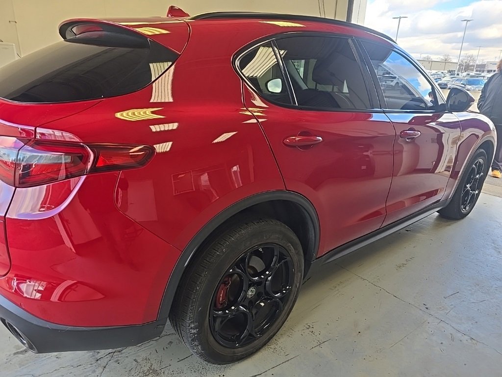 Used 2018 Alfa Romeo Stelvio Sport w/ Quick Order Package 22J Sport image 4