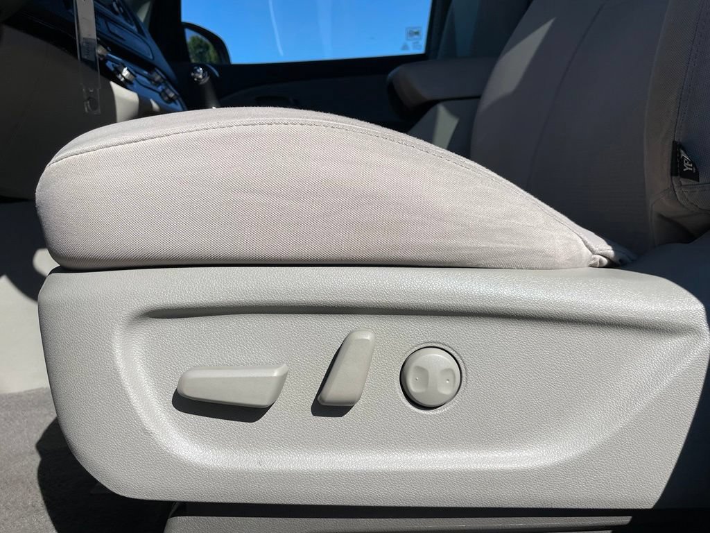 Used 2017 Kia Sedona LX FWD image 23