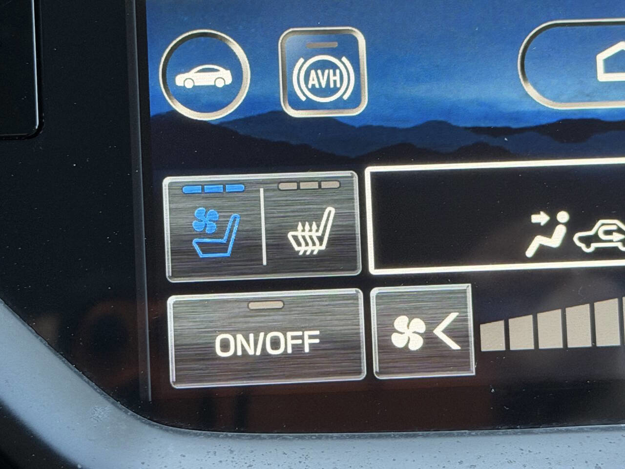 Used 2025 Subaru Ascent Bronze Edition image 32