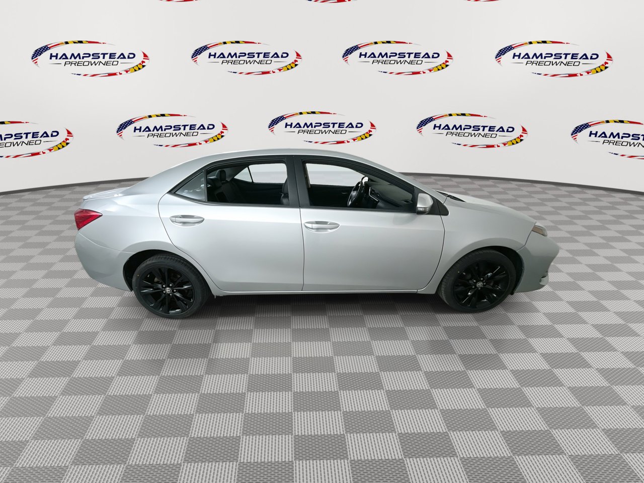 Used 2017 Toyota Corolla XSE image 9
