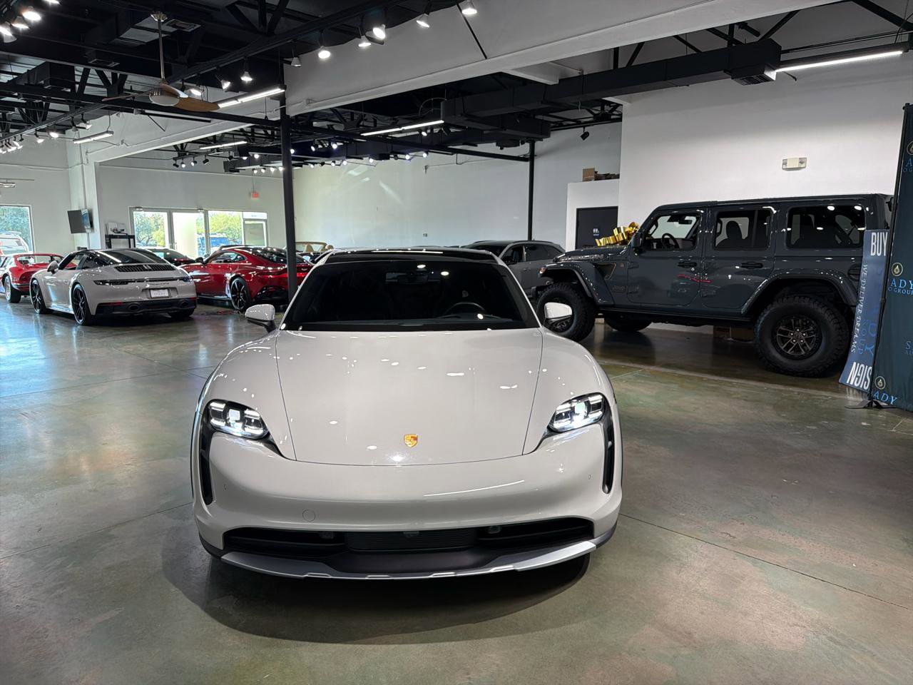 Used 2023 Porsche Taycan 4S w/ Premium Package image 12