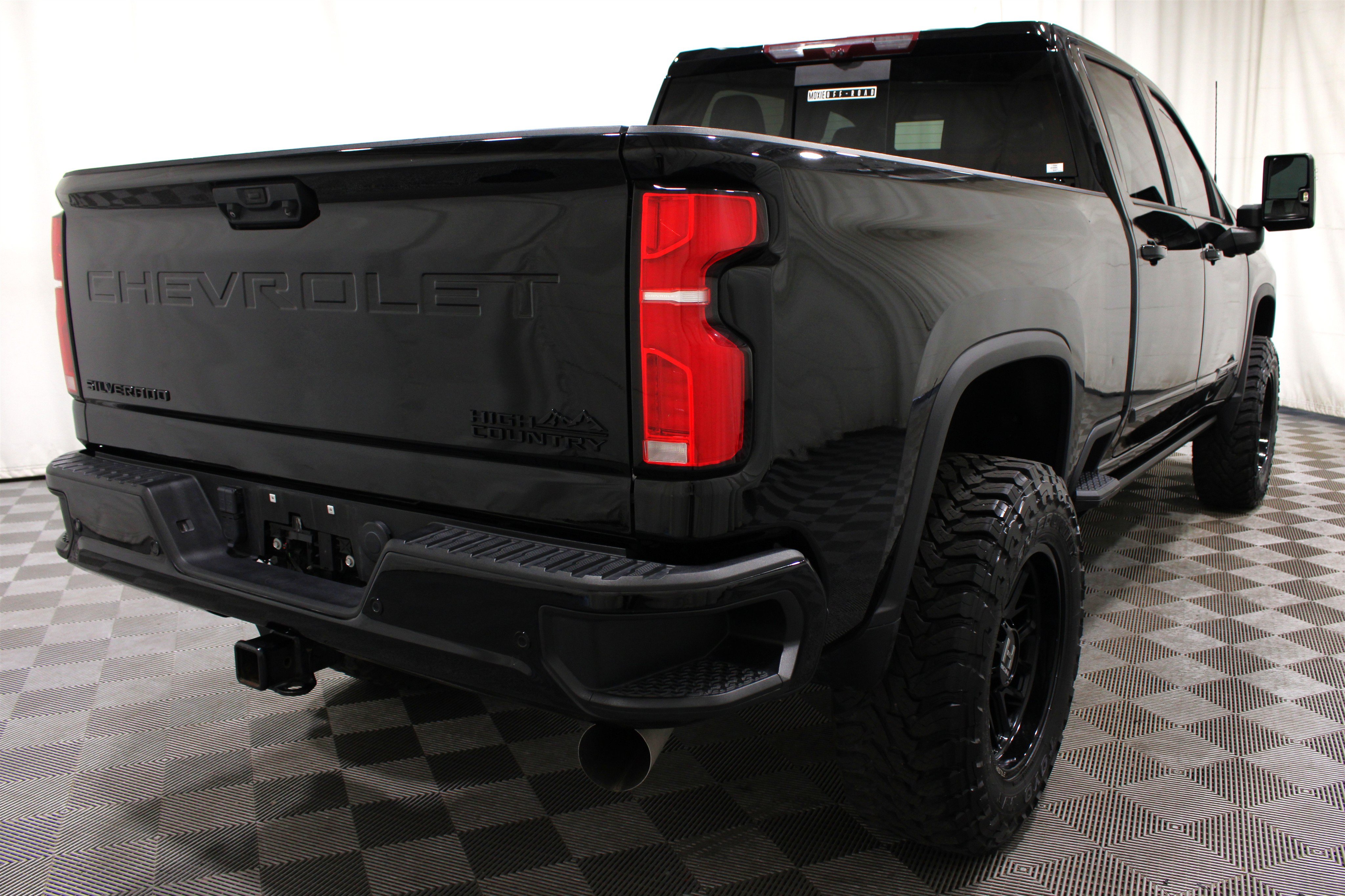 Used 2024 Chevrolet Silverado 2500 High Country w/ High Country Premium Package AWD/4WD image 29