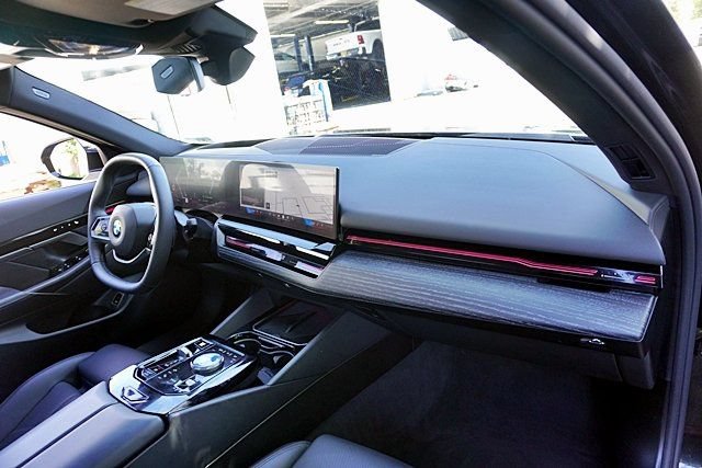 Used 2026 BMW 530i w/ Premium Package RWD image 11