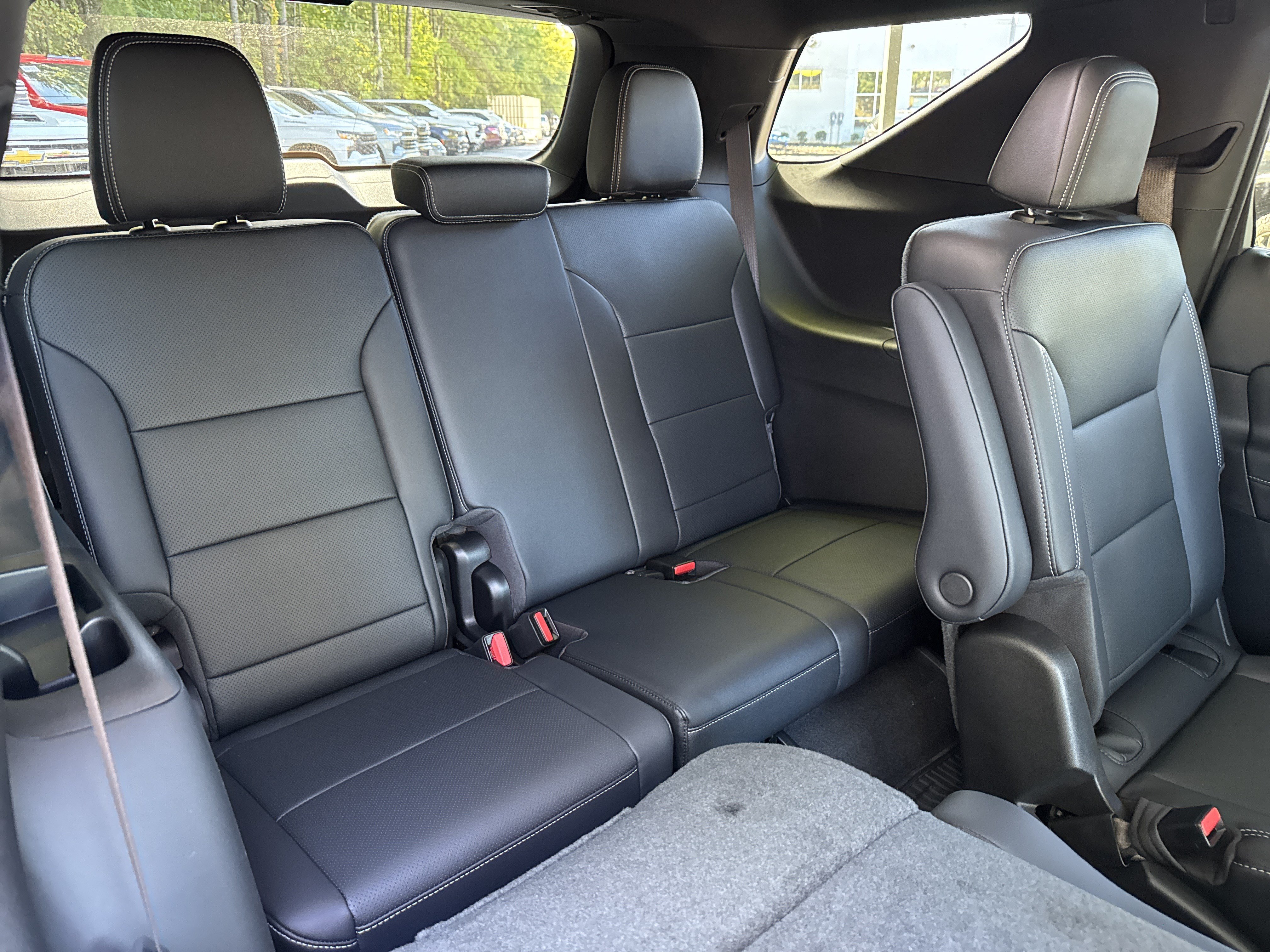New 2027 Chevrolet Traverse LT w/ Enhanced Driving Package FWD image 16
