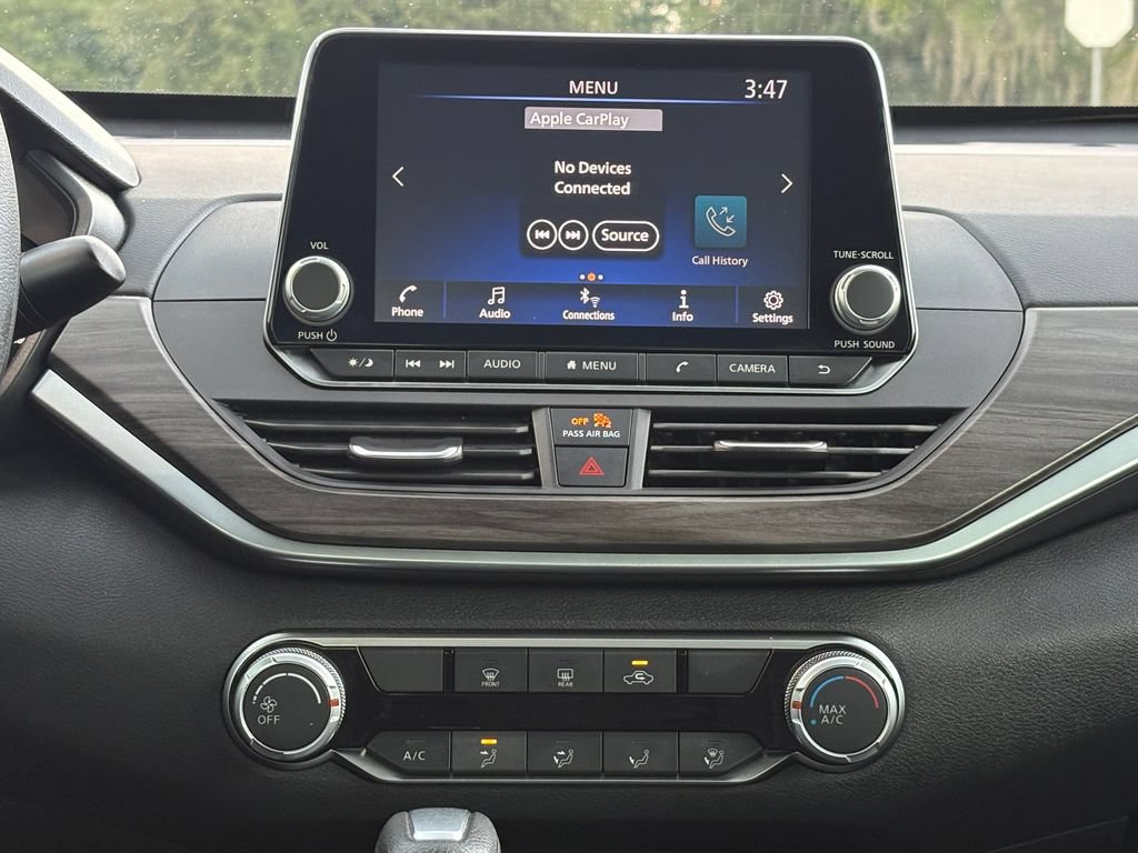 Used 2025 Nissan Altima 2.5 SV FWD image 18