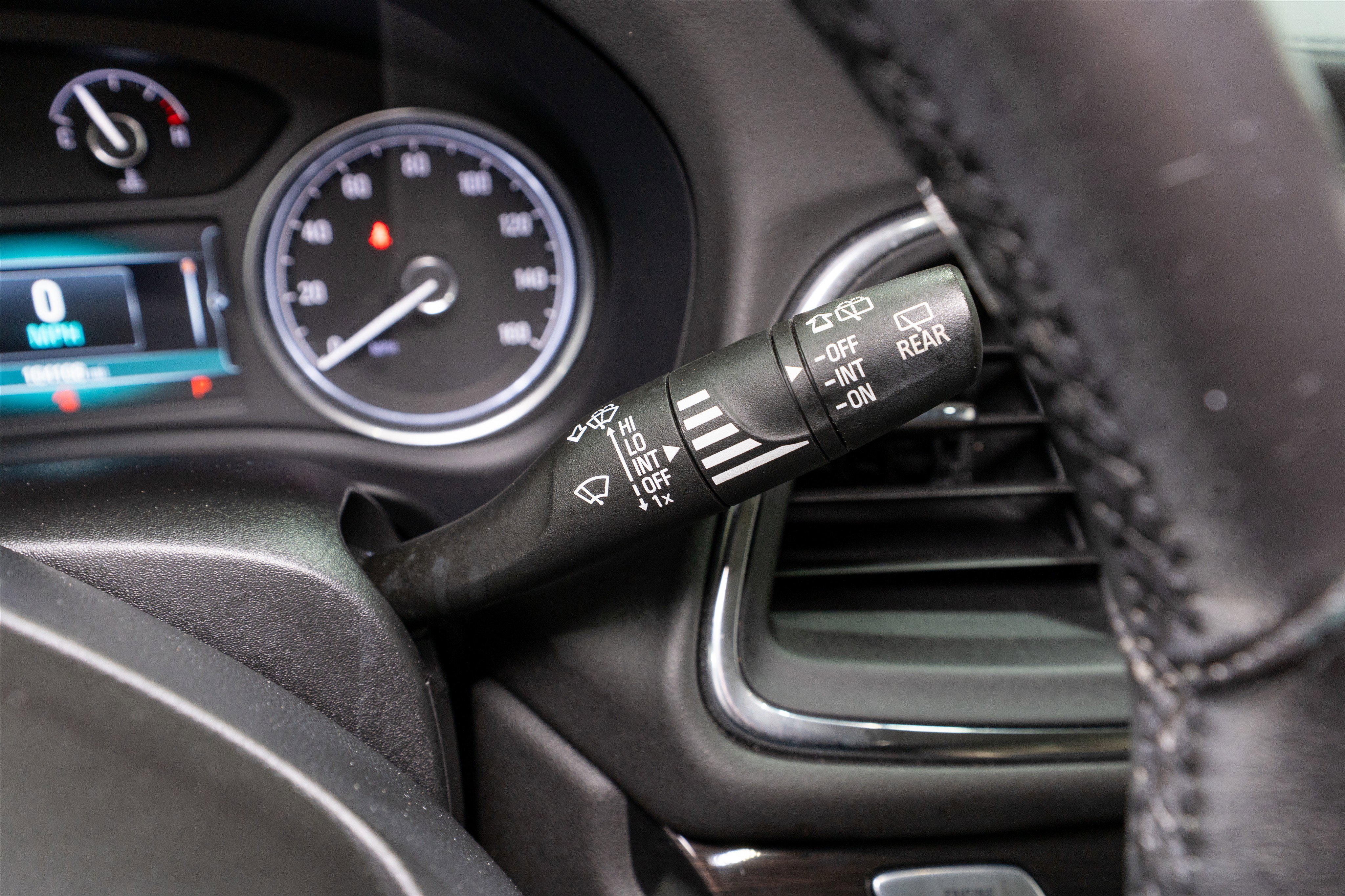 Used 2019 Buick Enclave Essence image 26