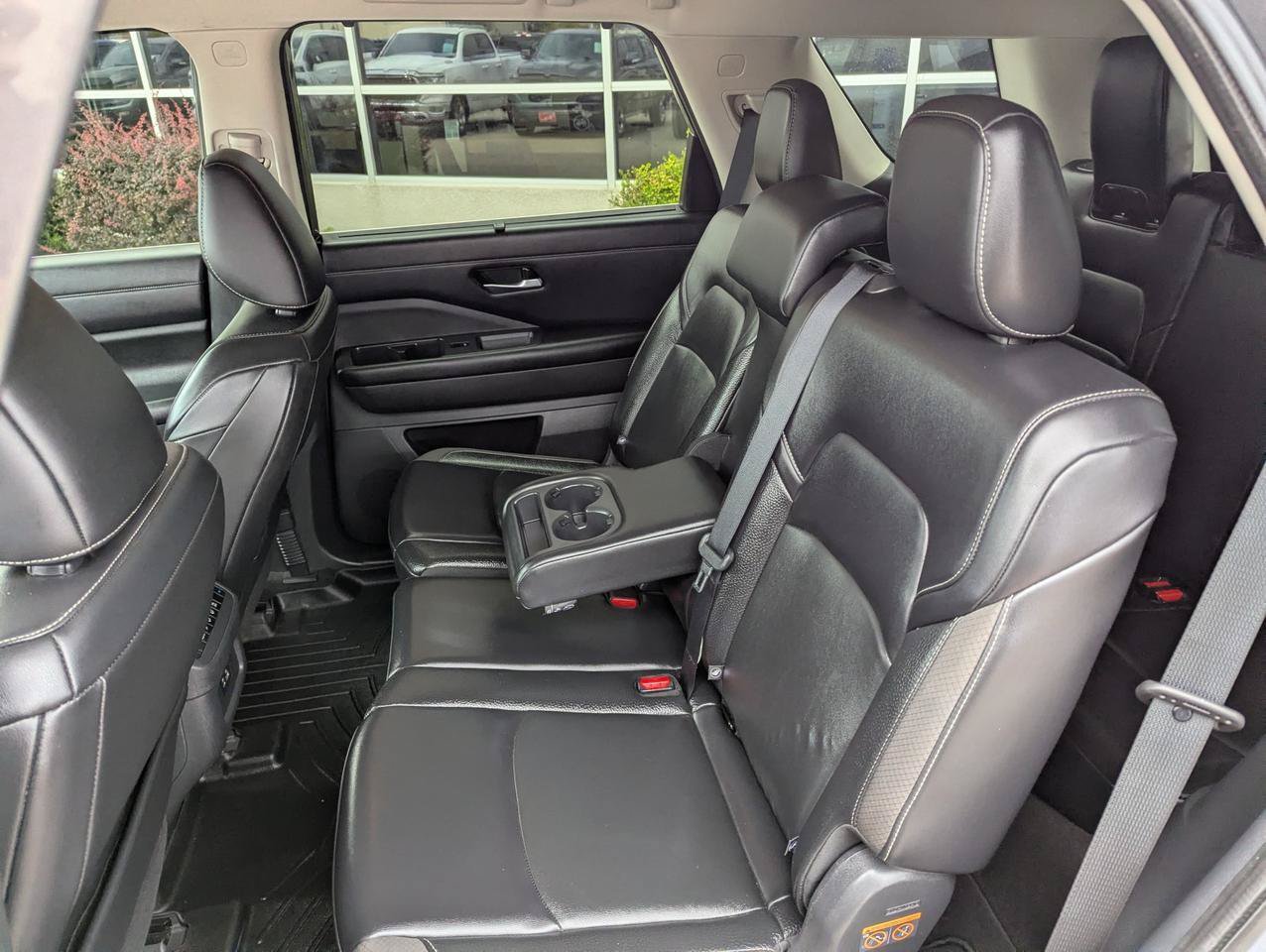 Used 2022 Nissan Pathfinder SL AWD/4WD image 25