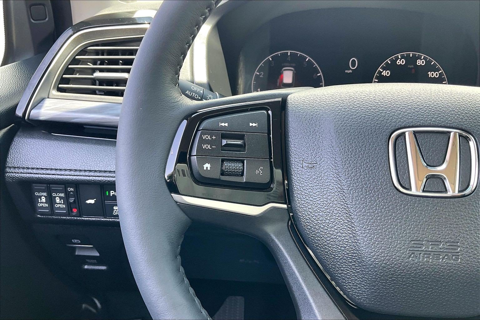 Used 2026 Honda Odyssey Elite image 23