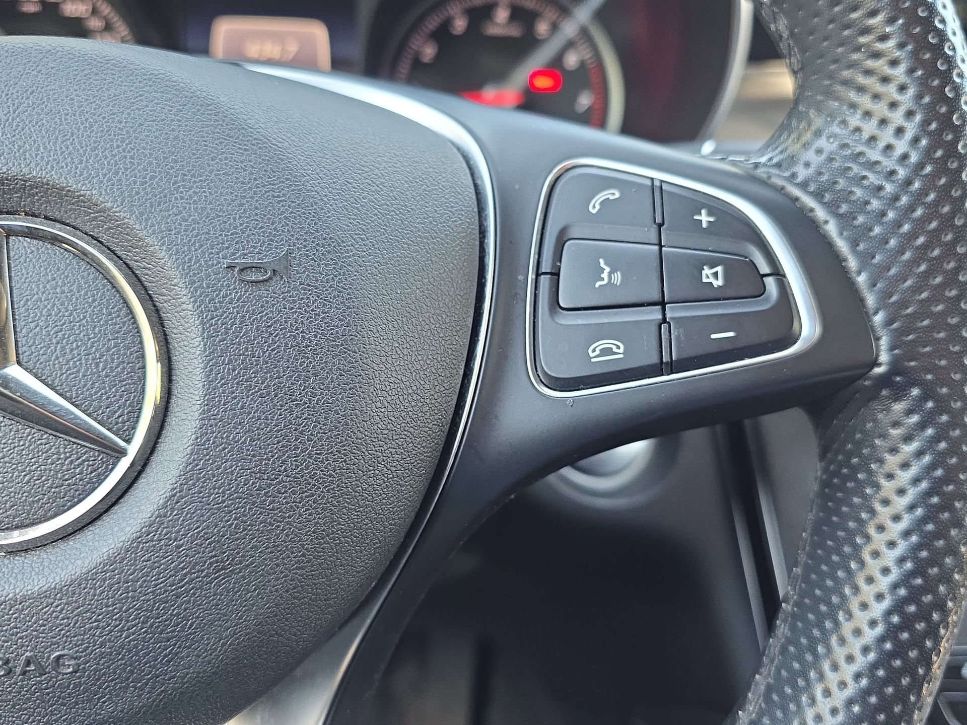 Used 2019 Mercedes-Benz GLC 300 4MATIC image 18