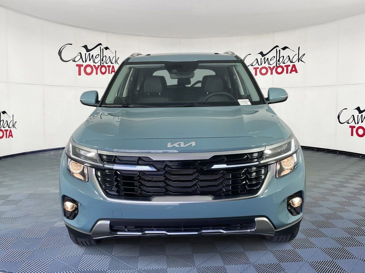 Used 2025 Kia Seltos EX w/ EX Sunroof Package image 3