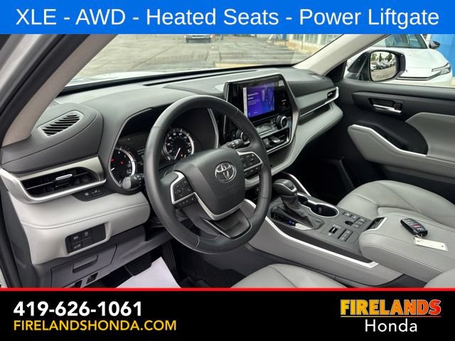 Used 2024 Toyota Highlander XLE AWD/4WD image 14