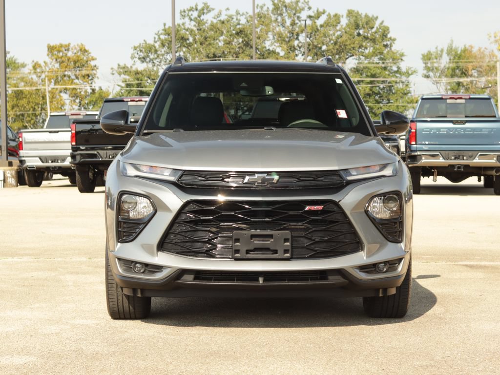 Used 2023 Chevrolet TrailBlazer RS w/ Convenience Package AWD/4WD image 2