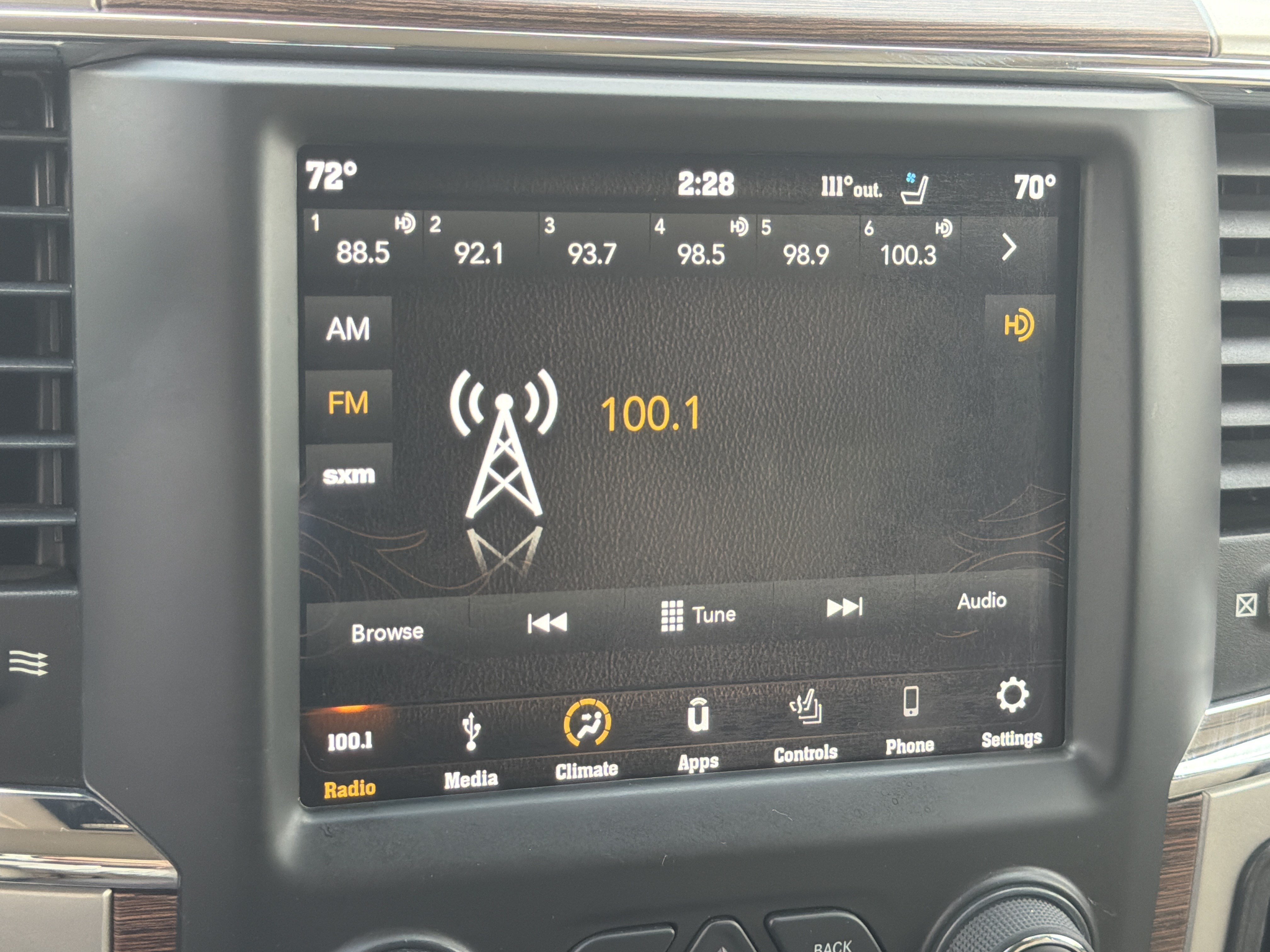 Used 2018 RAM 3500 Laramie w/ Convenience Group AWD/4WD image 28
