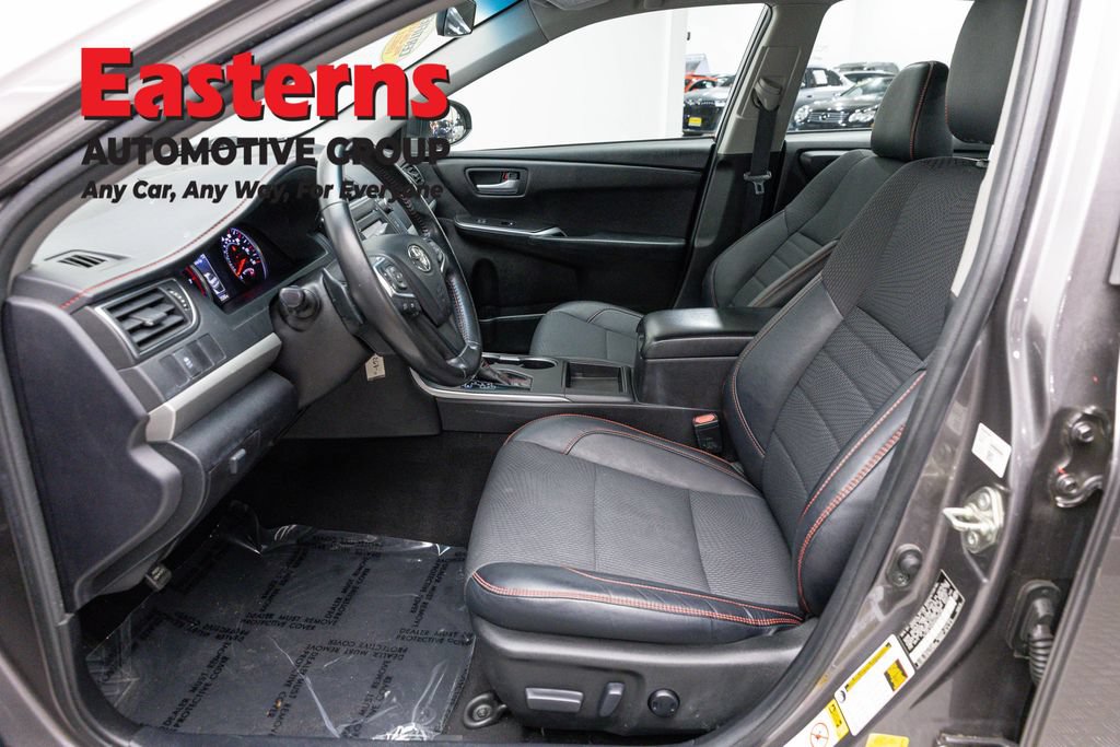 Used 2016 Toyota Camry SE FWD image 13