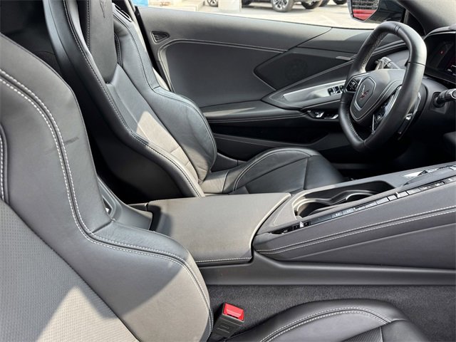Used 2025 Chevrolet Corvette Stingray image 8