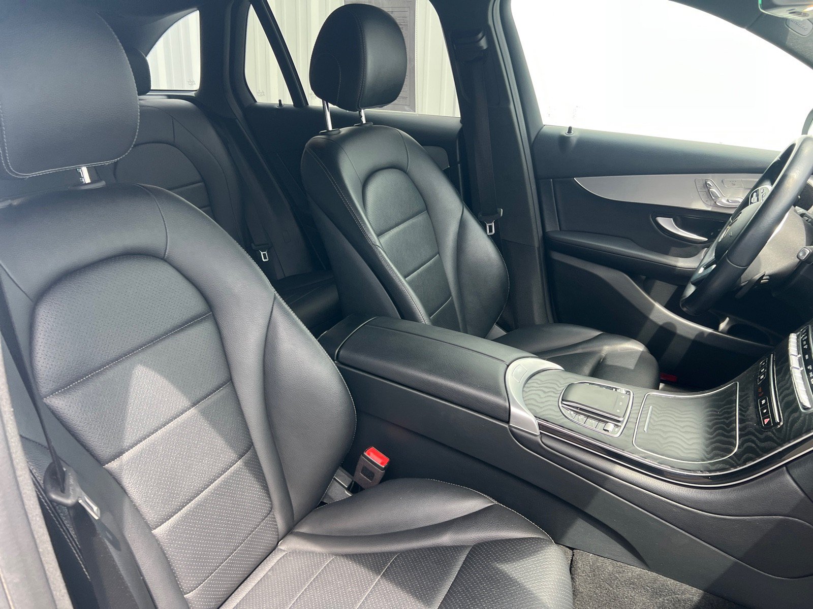 Certified 2022 Mercedes-Benz GLC 300 image 21