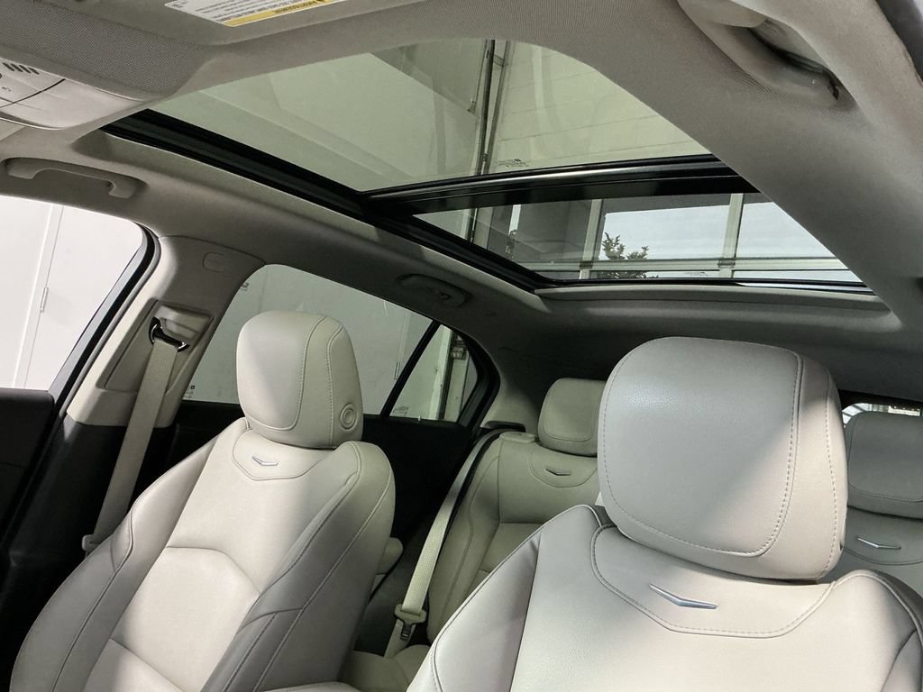 Used 2023 Cadillac XT4 Luxury AWD/4WD image 24