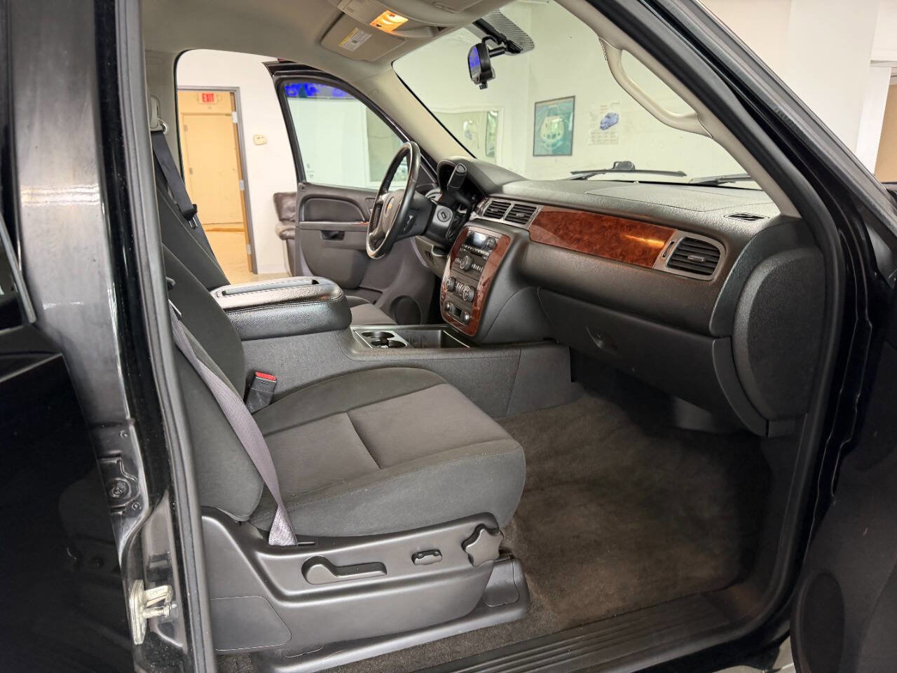 Used 2012 Chevrolet Avalanche LT AWD/4WD image 19