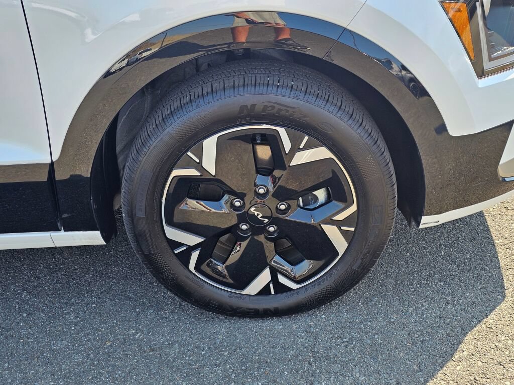 Certified 2024 Kia Niro Wind w/ Wind Preserve Package FWD image 30