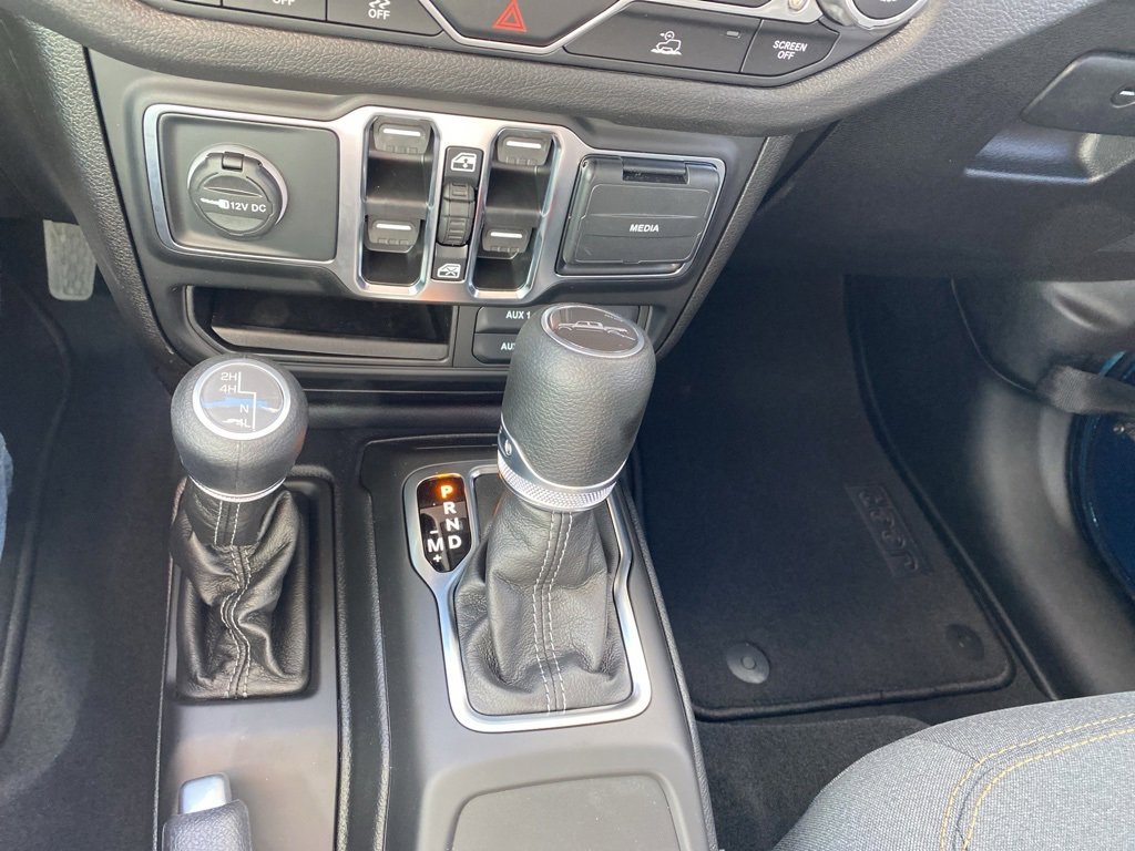 New 2025 Jeep Gladiator Sport image 19