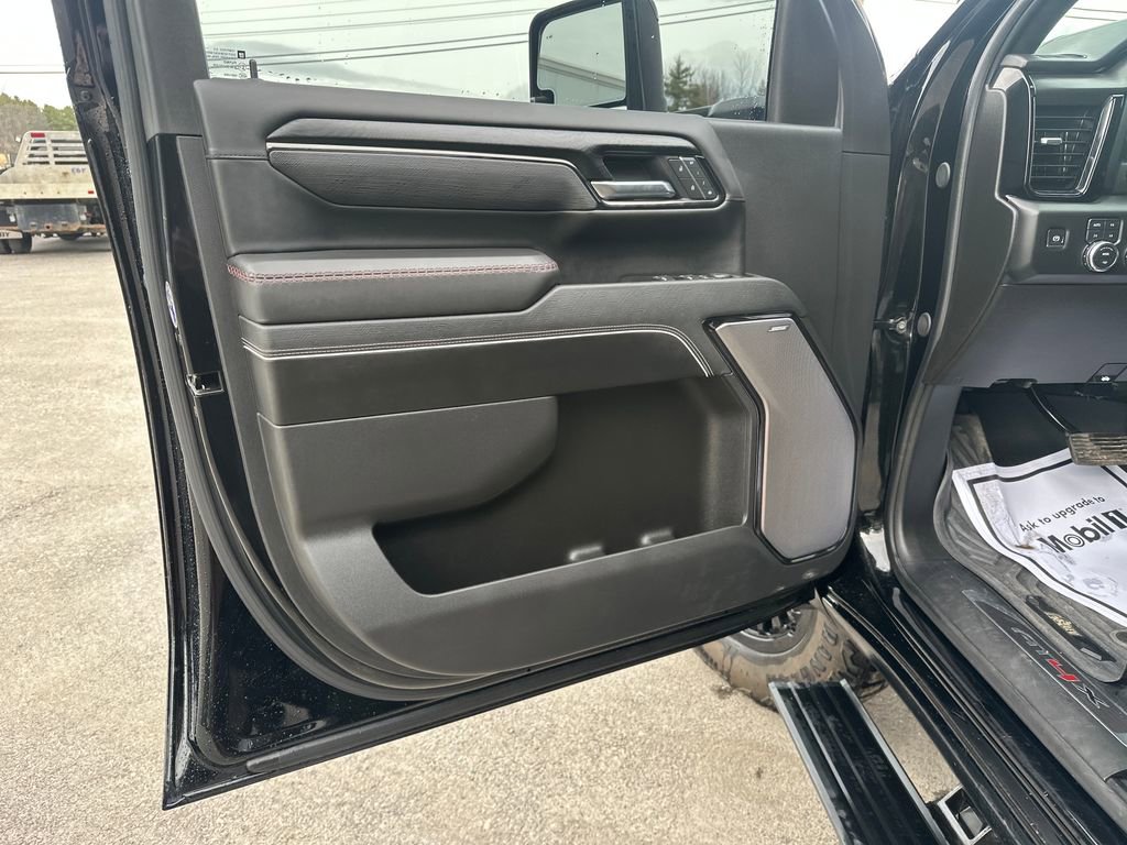 Used 2025 GMC Sierra 2500 AT4X w/ AT4X AEV Edition image 10