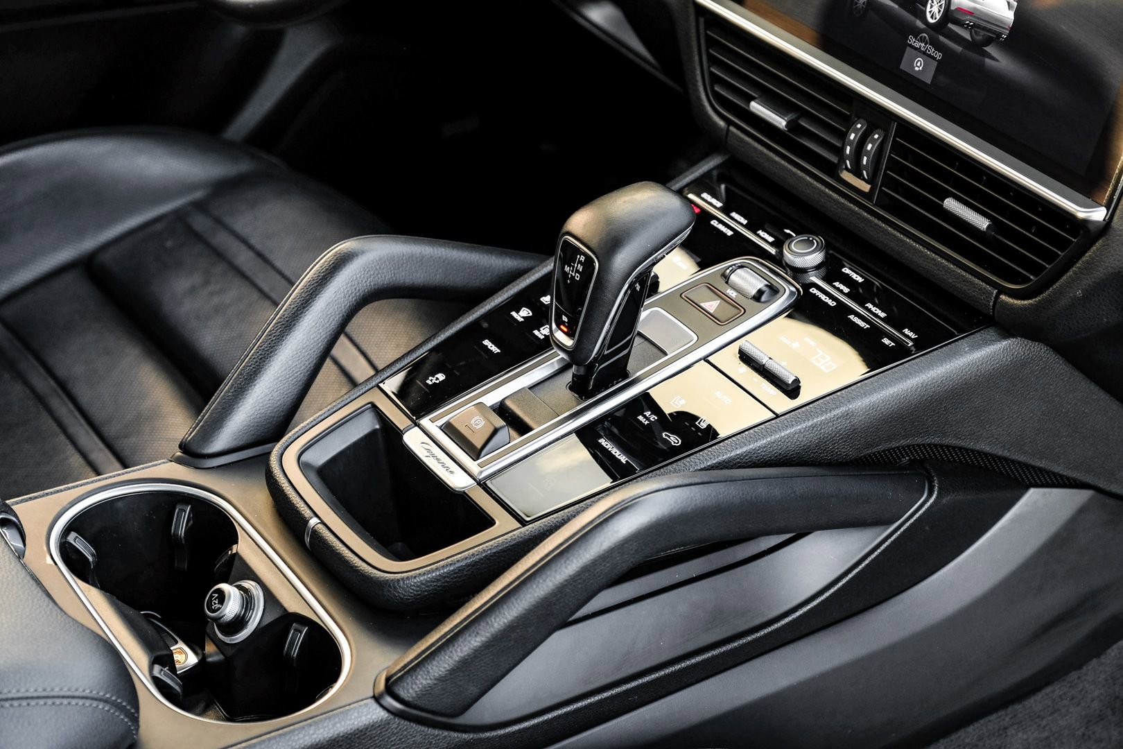 Used 2020 Porsche Cayenne image 22