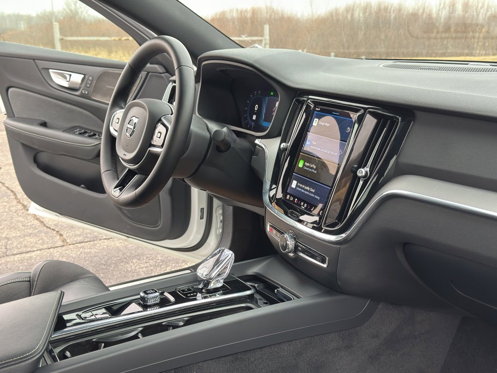 Used 2024 Volvo S60 B5 Plus w/ Climate Package image 30