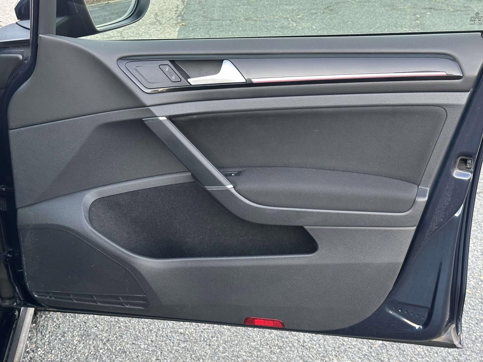 Used 2016 Volkswagen GTI S image 9