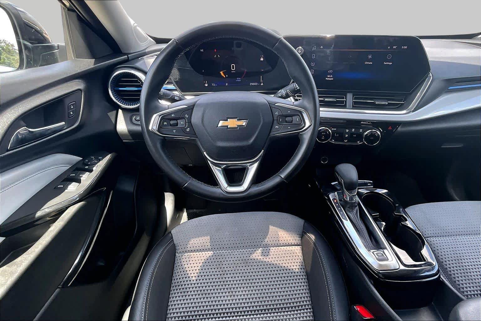 Used 2024 Chevrolet Trax LT w/ Driver Confidence Package FWD image 6