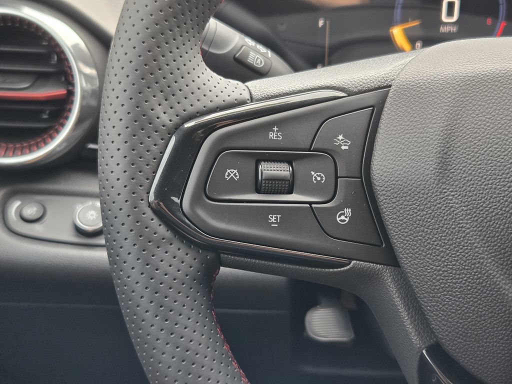 New 2026 Chevrolet Trax RS w/ Sunroof Package FWD image 31