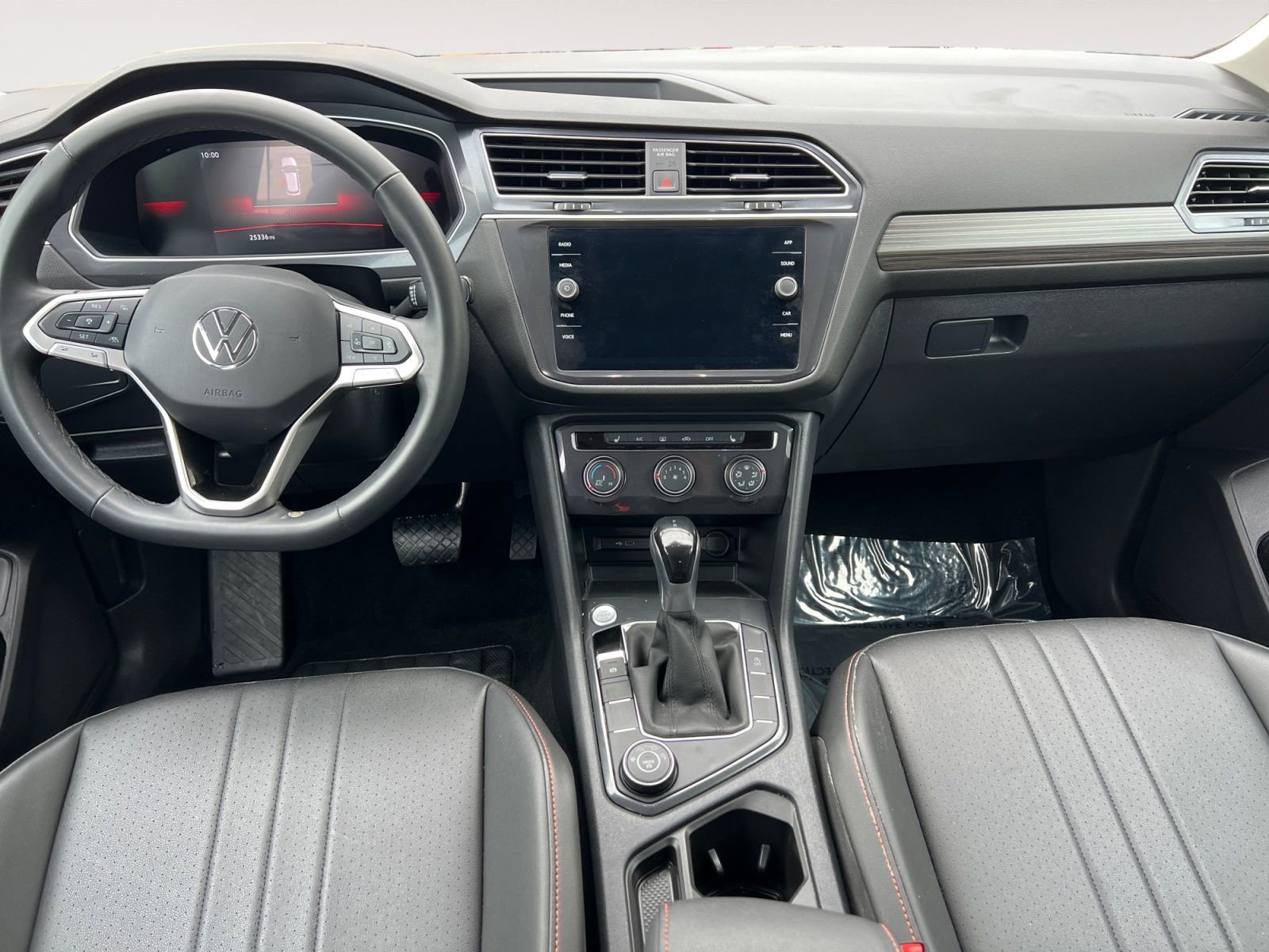 Used 2024 Volkswagen Tiguan Wolfsburg Edition AWD/4WD image 11