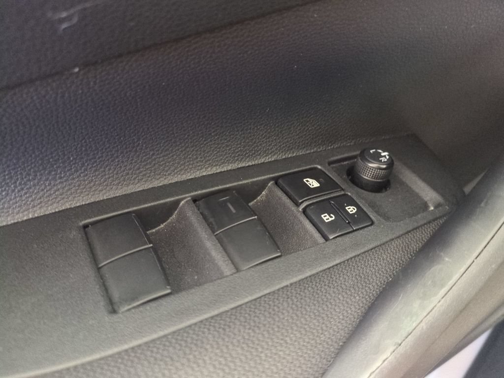 Used 2025 Toyota Corolla LE FWD image 39
